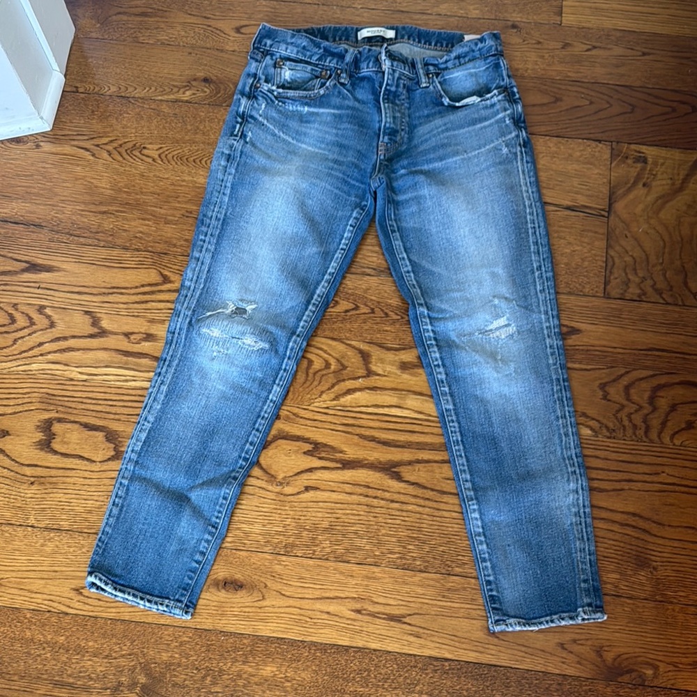 Moussy Blue Ankle Cropped Jeans with Distressed Details